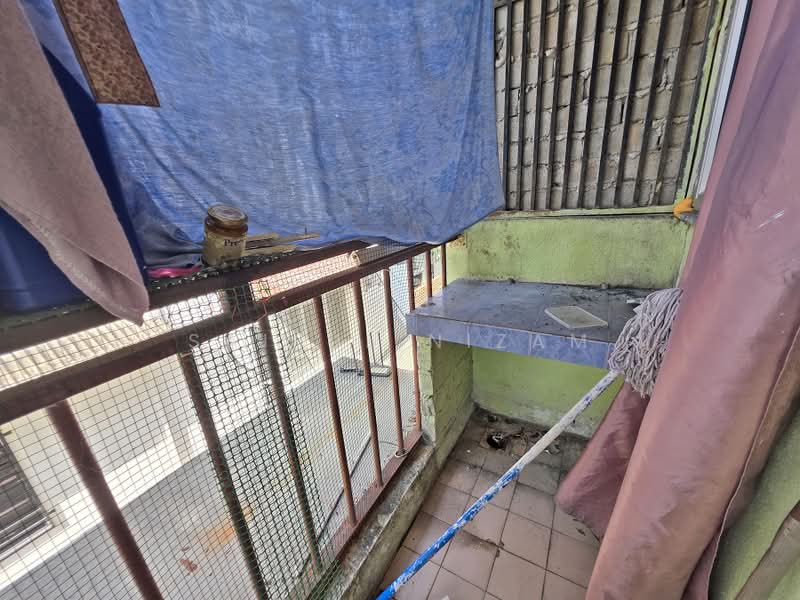 Rumah Bandar untuk Dijual di Taman Bukit Teratai (Ampang) - Saiful Nizam - Balcony - PropertyGuru.com.my