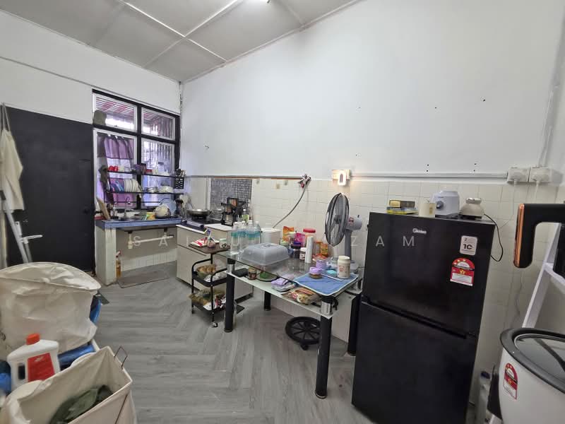 Rumah Bandar untuk Dijual di Taman Bukit Teratai (Ampang) - Saiful Nizam - Kitchen - PropertyGuru.com.my