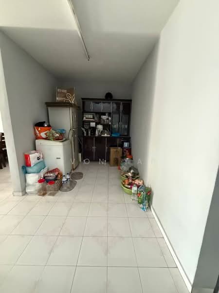 1-storey Terraced House for Sale in Taman Ungku Tun Aminah (Skudai) - Evon Yap - Kitchen - PropertyGuru.com.my