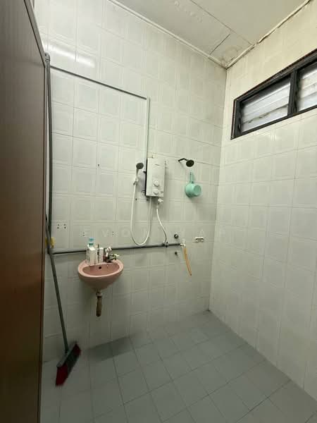 1-storey Terraced House for Sale in Taman Ungku Tun Aminah (Skudai) - Evon Yap - Bathroom - PropertyGuru.com.my