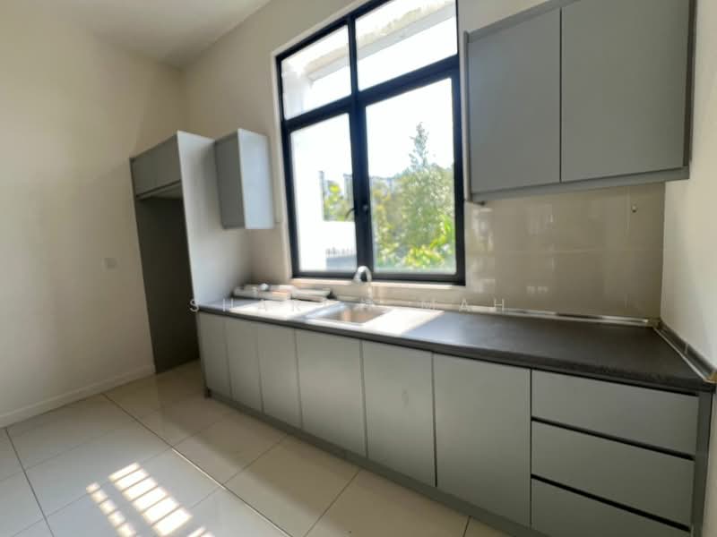 3-storey Terraced House for Sale in Ampang (Kuala Lumpur) - Sharon Mah - Kitchen - PropertyGuru.com.my