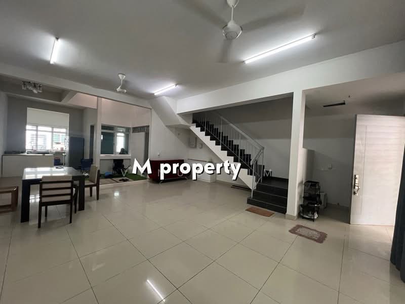 Rumah Teres 2 Tingkat untuk Disewa di Kota Kemuning (Shah Alam) - Venus Sim - Living Room - PropertyGuru.com.my
