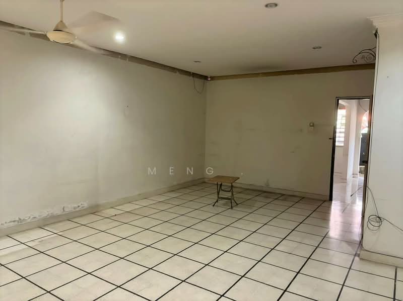 2-storey Terraced House for Sale in Taman Besi (Jelutong) - Meng . - Living Room - PropertyGuru.com.my