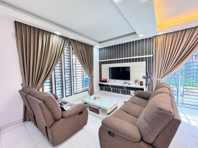 Cluster House for Sale in Johor Bahru (Johor) - Evon Yap - Living Room - PropertyGuru.com.my