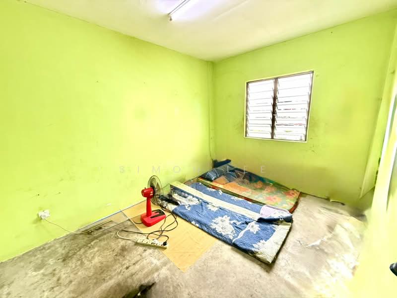 Flat for Sale at Bandar Bukit Tinggi 1 Apartment - Simon Lee - Bedroom - PropertyGuru.com.my
