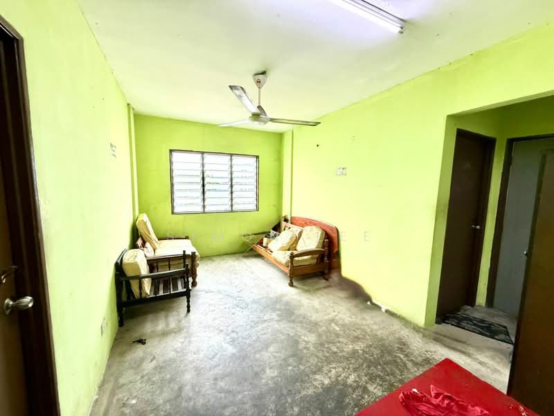Flat for Sale at Bandar Bukit Tinggi 1 Apartment - Simon Lee - Living Room - PropertyGuru.com.my