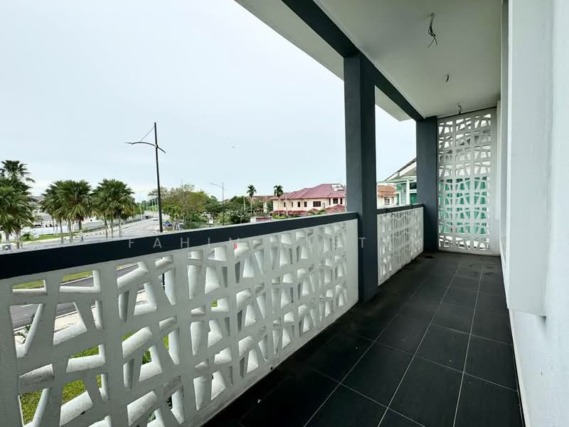 Rumah Banglo untuk Dijual di Sungai Buloh (Selangor) - Fahim Rustam - Balcony - PropertyGuru.com.my