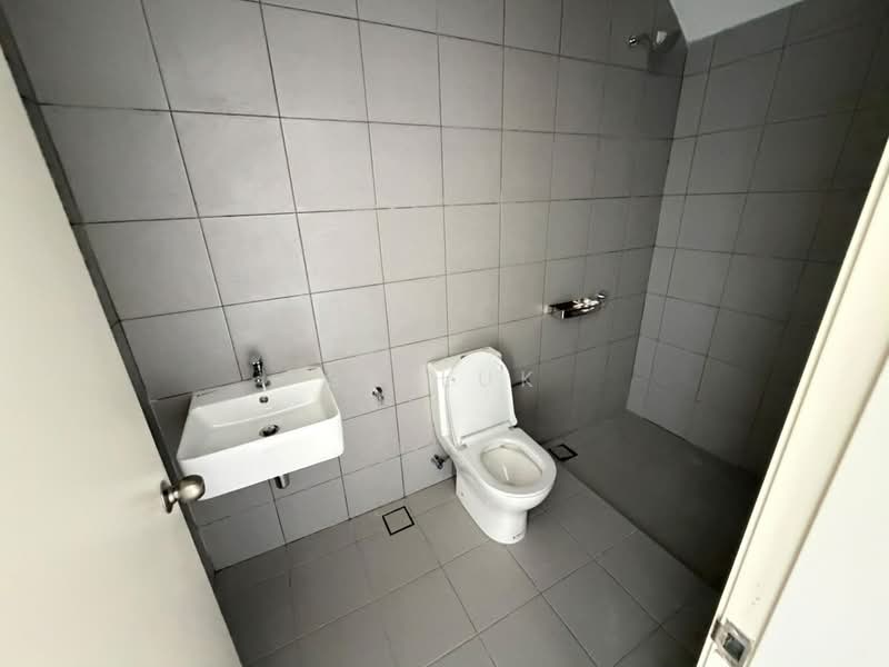 2-storey Terraced House for Sale in Bandar Country Homes (Rawang) - SK Luk - Bathroom - PropertyGuru.com.my