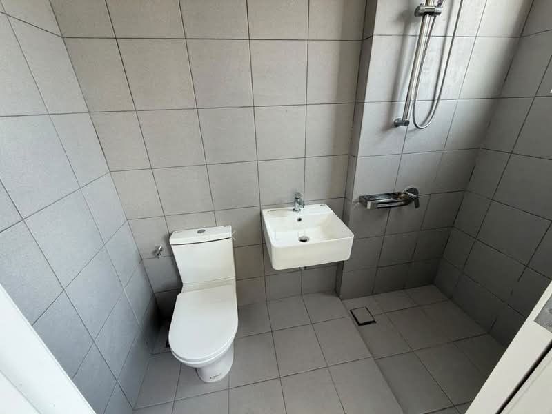 2-storey Terraced House for Sale in Bandar Country Homes (Rawang) - SK Luk - Bathroom - PropertyGuru.com.my