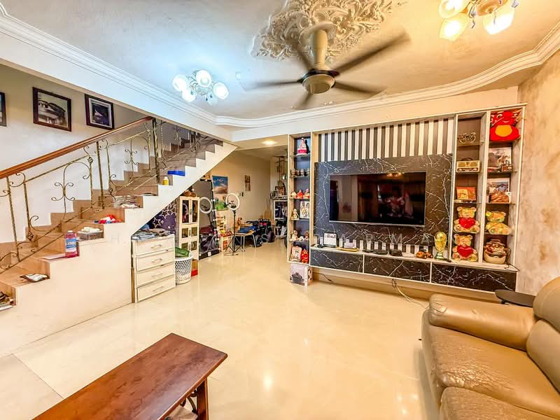 2-storey Terraced House for Sale in Taman Medan Baru (Petaling Jaya) - Thoriq Suparman - Living Room - PropertyGuru.com.my