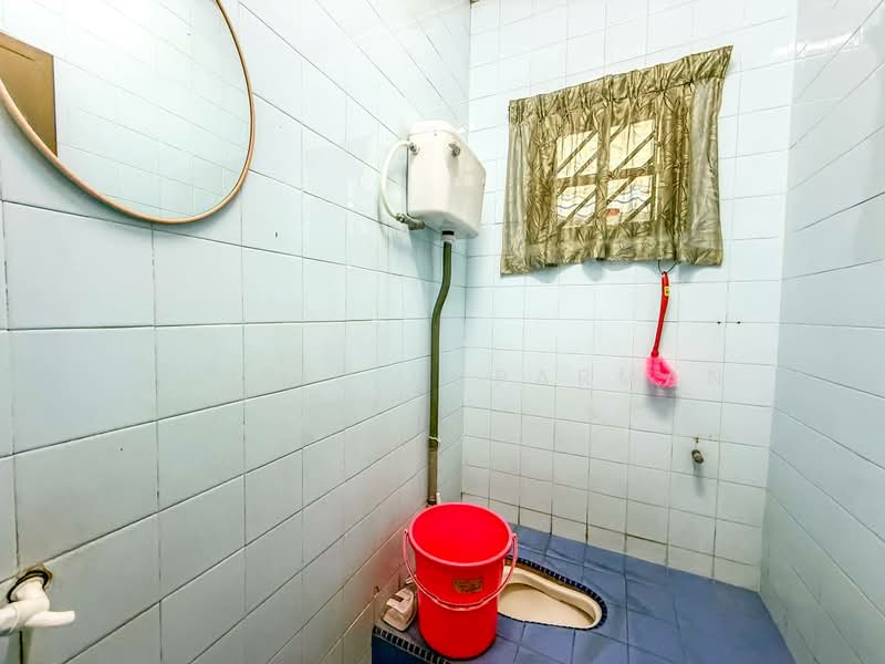 2-storey Terraced House for Sale in Taman Medan Baru (Petaling Jaya) - Thoriq Suparman - Bathroom - PropertyGuru.com.my