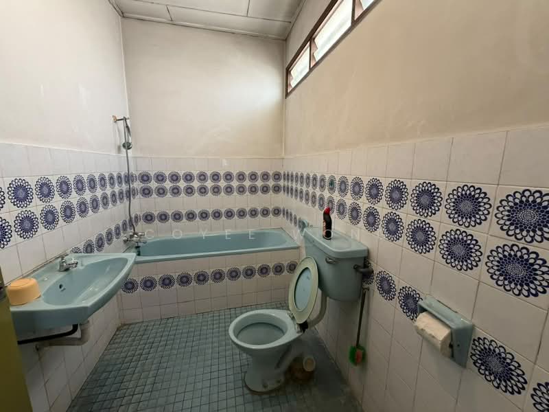 2-storey Terraced House for Sale in Taman Bukit Maluri (Kepong) - Coyee Wong - Bathroom - PropertyGuru.com.my