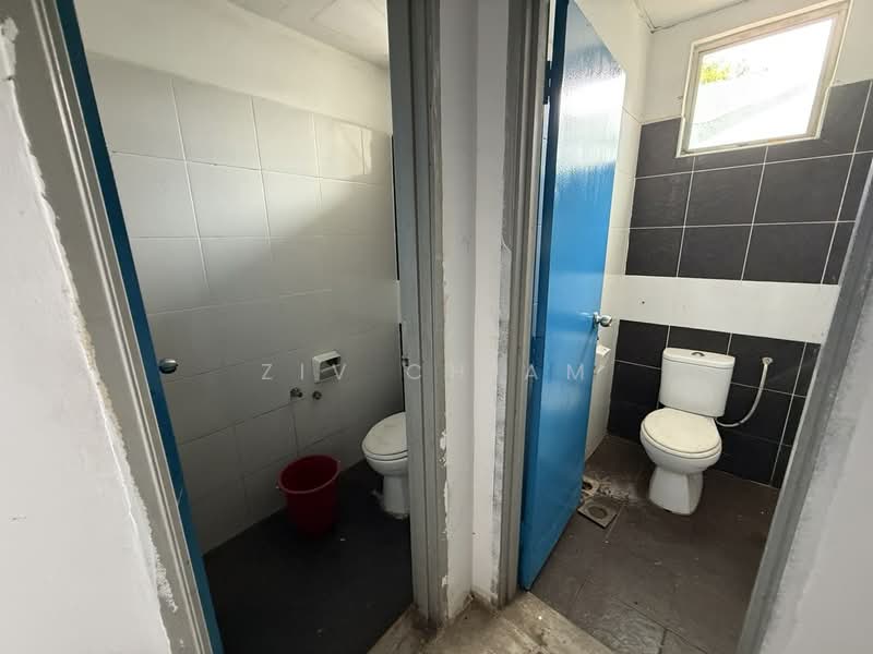 Kedai untuk Dijual di Masai (Johor) - Ziv Chiam - Bathroom - PropertyGuru.com.my