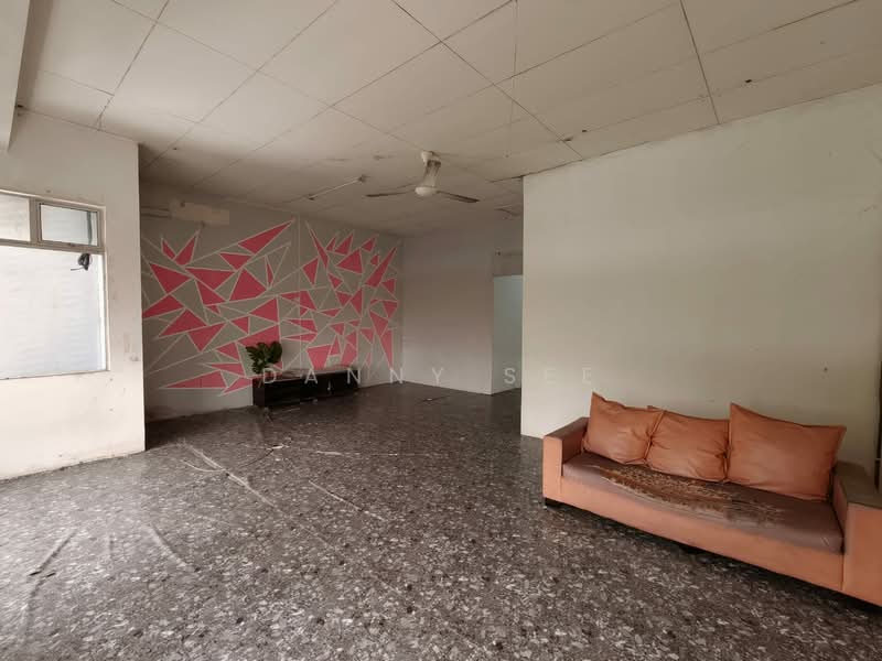 Kedai / Pejabat untuk Disewa di Taman Lagenda Putra (Kulai) - Danny See - Living Room - PropertyGuru.com.my