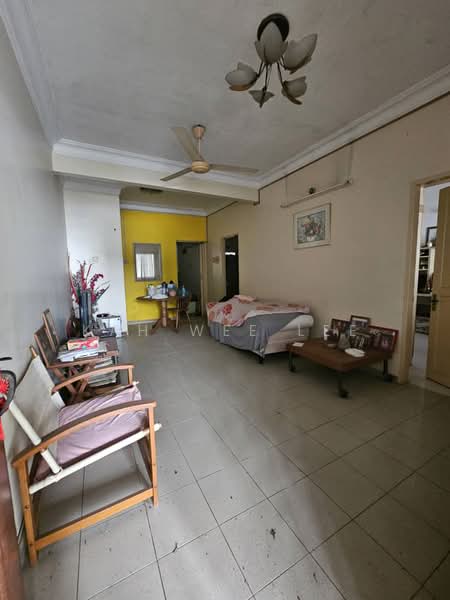 Rumah Teres 1 Tingkat untuk Dijual di Taman United (Jalan Klang Lama (Old Klang Road)) - Kah Wee Lee - Living Room - PropertyGuru.com.my
