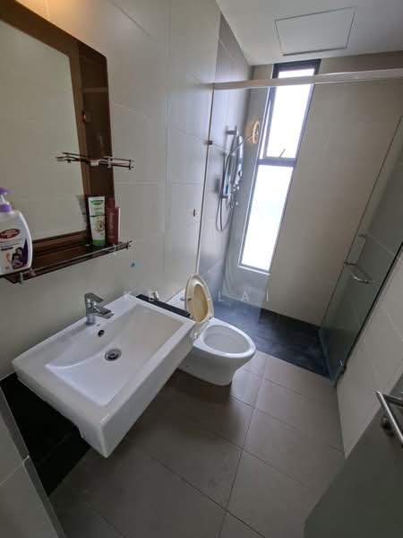 Servis Apartment untuk Dijual di LakePark Residence @ KL North - Ken Lai - Bathroom - PropertyGuru.com.my
