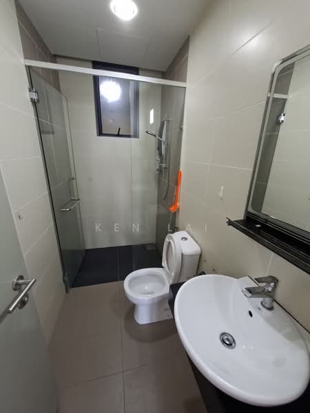 Servis Apartment untuk Dijual di LakePark Residence @ KL North - Ken Lai - Bathroom - PropertyGuru.com.my