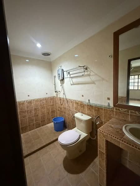Rumah Teres 2 Tingkat untuk Dijual di Seksyen 7 (Kota Damansara) - Victor Liew - Bathroom - PropertyGuru.com.my