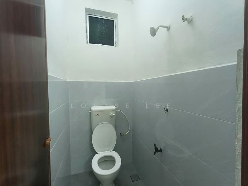 1-storey Terraced House for Rent in Telok Panglima Garang (Selangor) - Louise Lee - Bathroom - PropertyGuru.com.my