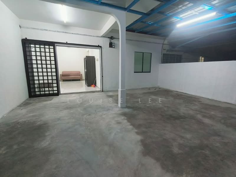 1-storey Terraced House for Rent in Telok Panglima Garang (Selangor) - Louise Lee - Living Room - PropertyGuru.com.my