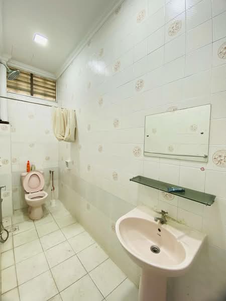 Bungalow for Sale in Bandar Tun Razak (Cheras) - Shafiq Muttalib - Bathroom - PropertyGuru.com.my