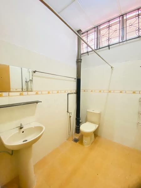 Bungalow for Sale in Bandar Tun Razak (Cheras) - Shafiq Muttalib - Bathroom - PropertyGuru.com.my