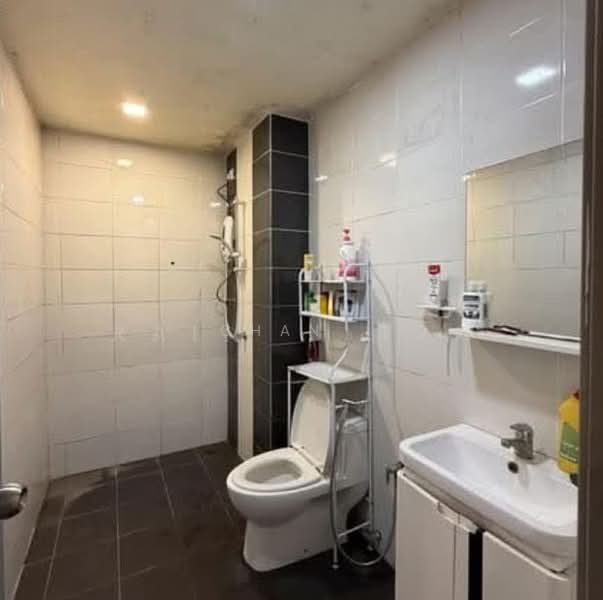 Servis Apartment untuk Disewa di Saville @ Cheras - Chan . - Bathroom - PropertyGuru.com.my