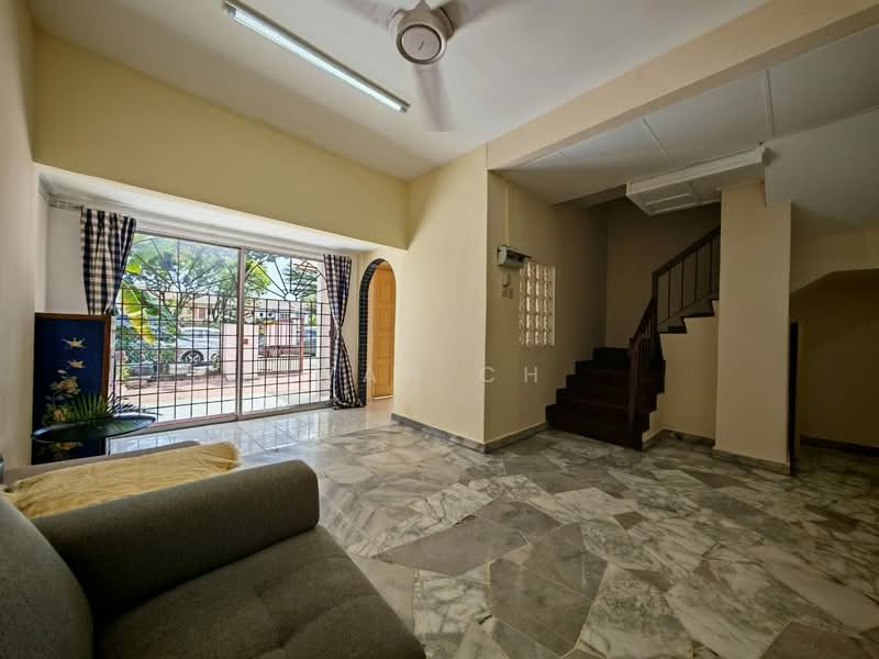 Rumah Teres 2 Tingkat untuk Disewa di Usj 3 (Subang Jaya) - Wan CH - Living Room - PropertyGuru.com.my