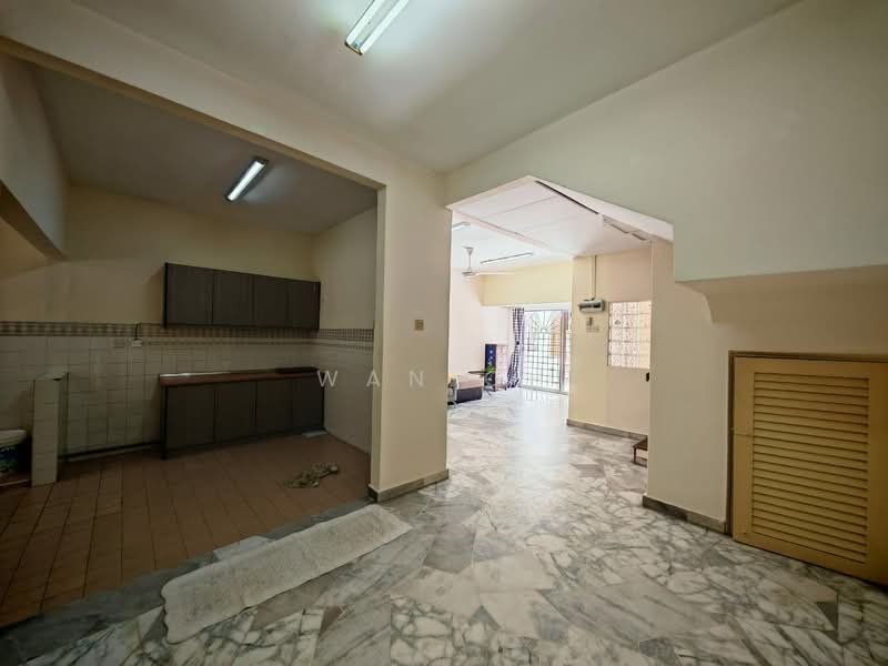 Rumah Teres 2 Tingkat untuk Disewa di Usj 3 (Subang Jaya) - Wan CH - Kitchen - PropertyGuru.com.my