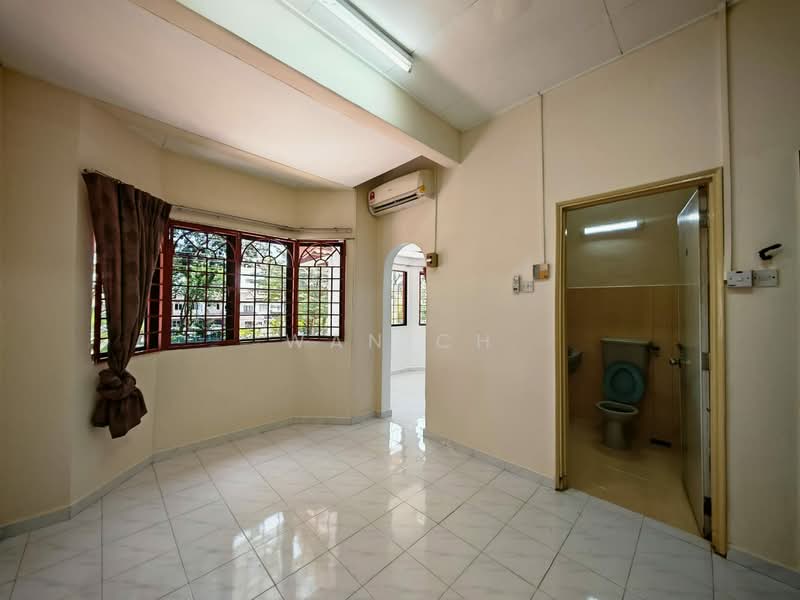 Rumah Teres 2 Tingkat untuk Disewa di Usj 3 (Subang Jaya) - Wan CH - Living Room - PropertyGuru.com.my