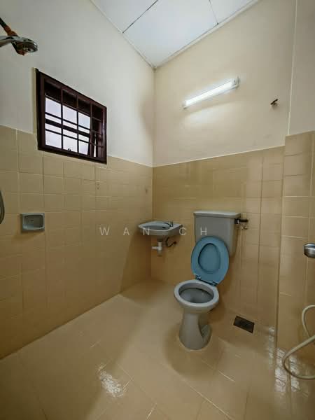 Rumah Teres 2 Tingkat untuk Disewa di Usj 3 (Subang Jaya) - Wan CH - Bathroom - PropertyGuru.com.my