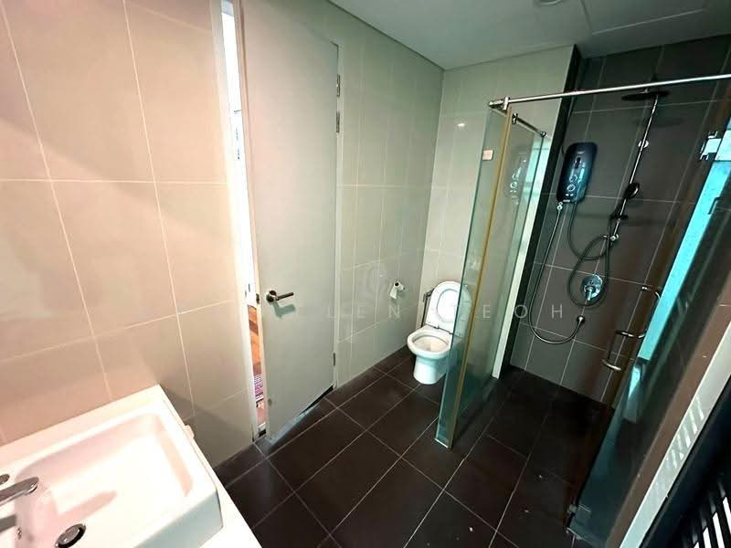 Condominium for Rent at The LIGHT COLLECTION II - Sr. Helen Teoh - Bathroom - PropertyGuru.com.my