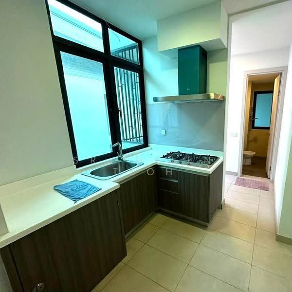 Condominium for Rent at The LIGHT COLLECTION II - Sr. Helen Teoh - Kitchen - PropertyGuru.com.my