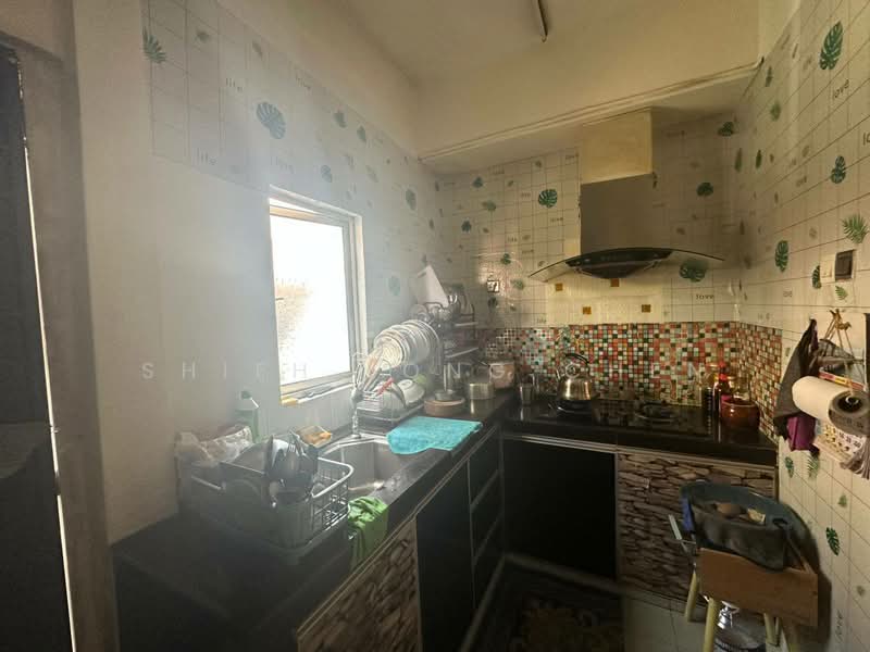 Rumah Teres 2 Tingkat untuk Dijual di Bandar Putra (Kulai) - Shieh Long Chen - Kitchen - PropertyGuru.com.my