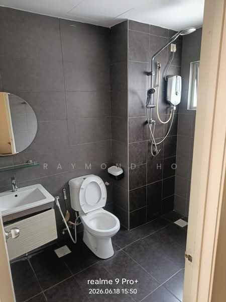 Servis Apartment untuk Disewa di Maxim Citylights - Raymond Ho - Bathroom - PropertyGuru.com.my