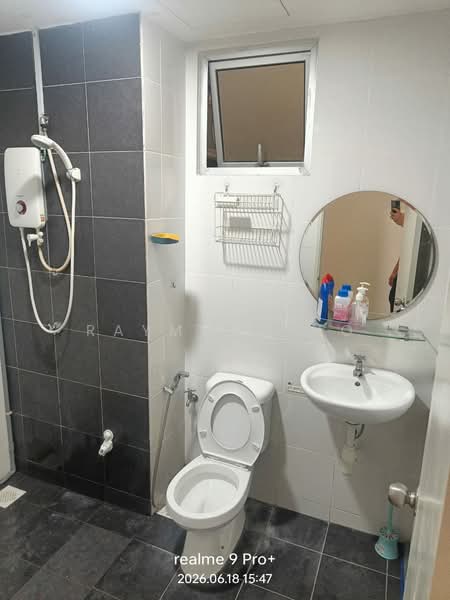Servis Apartment untuk Disewa di Maxim Citylights - Raymond Ho - Bathroom - PropertyGuru.com.my