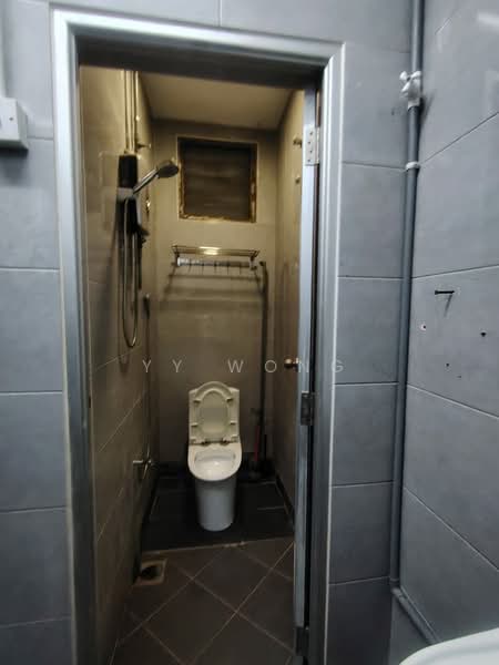 Kilang untuk Disewa di Taman Perindustrian Kinrara (Bandar Kinrara) - YY Wong - Bathroom - PropertyGuru.com.my