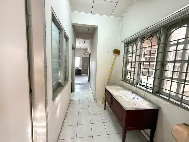 Rumah Bandar untuk Dijual di Taman Kota Laksamana (Melaka City) - Ramona Tan - Corridor - PropertyGuru.com.my