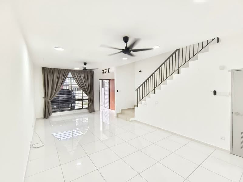 2-storey Terraced House for Sale in Taman Mount Austin (Tebrau) - Evon Yap - Living Room - PropertyGuru.com.my
