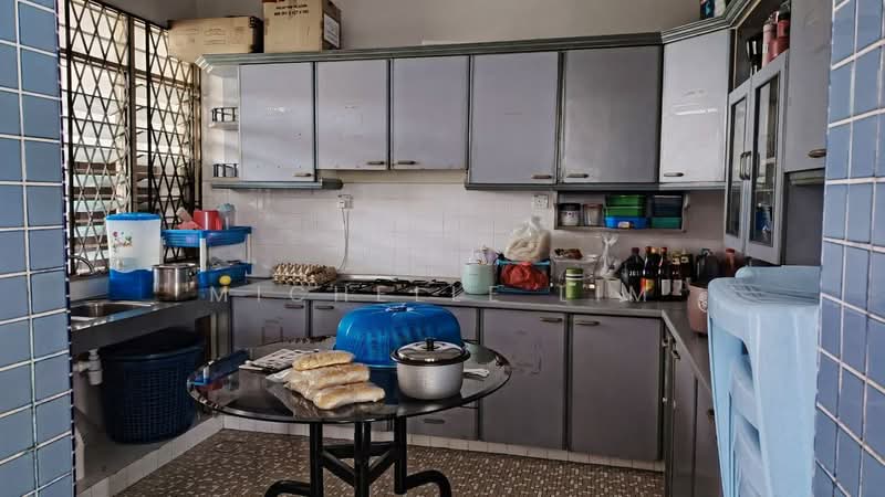 1.5-storey Terraced House for Sale in Taman Perling (Perling) - Michelle Lim - Kitchen - PropertyGuru.com.my