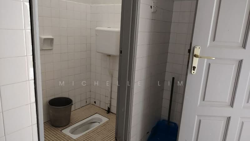 1.5-storey Terraced House for Sale in Taman Perling (Perling) - Michelle Lim - Bathroom - PropertyGuru.com.my