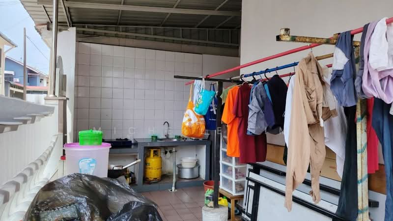 1.5-storey Terraced House for Sale in Taman Perling (Perling) - Michelle Lim - Kitchen - PropertyGuru.com.my