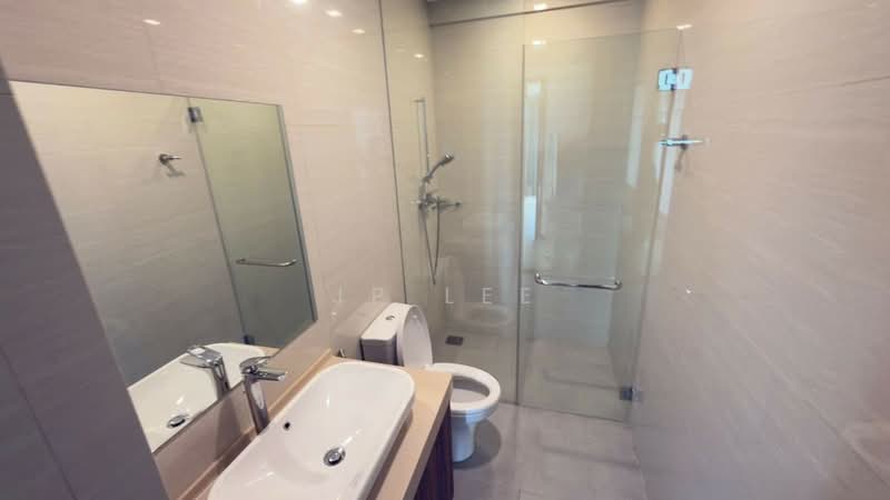 Kediaman Servis untuk Dijual di Puteri Cove Residences - JP Lee - Bathroom - PropertyGuru.com.my
