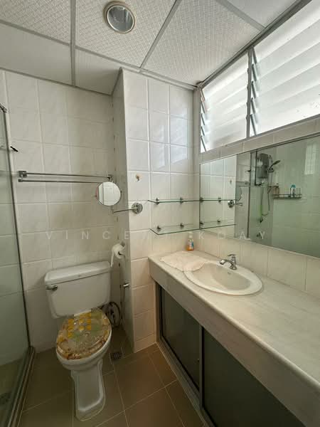 Kondominium untuk Dijual di Leader Garden - Vincent Koay - Bathroom - PropertyGuru.com.my