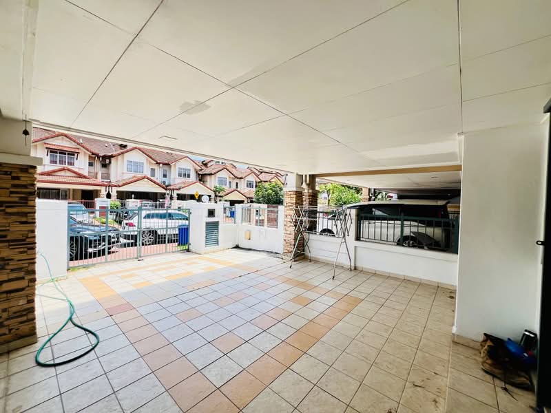 Rumah Teres 2 Tingkat untuk Dijual di Taman Bukit Subang (Shah Alam) - Sa'a Nordin - Exterior - PropertyGuru.com.my