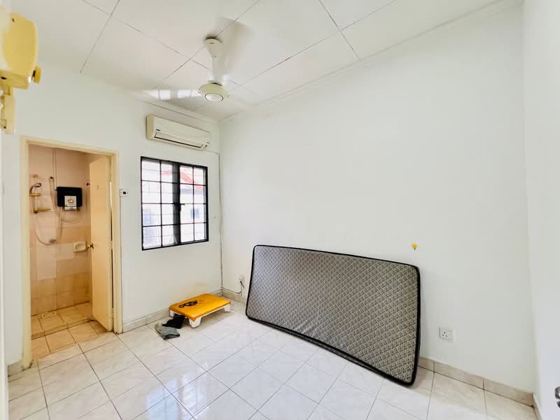 Rumah Teres 2 Tingkat untuk Dijual di Taman Bukit Subang (Shah Alam) - Sa'a Nordin - PropertyGuru.com.my