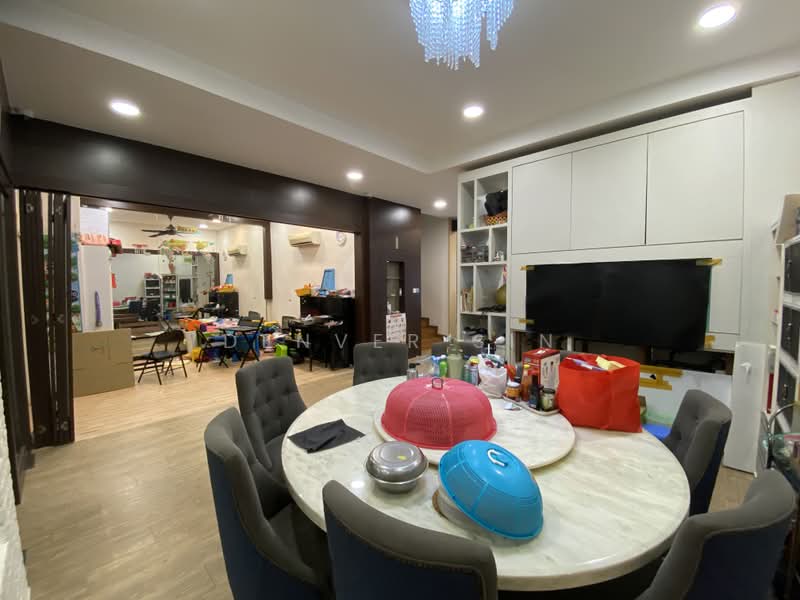 Semi-Detached House for Sale in Taman Bukit Serdang (Seri Kembangan) - Denver Sin - Living Room - PropertyGuru.com.my