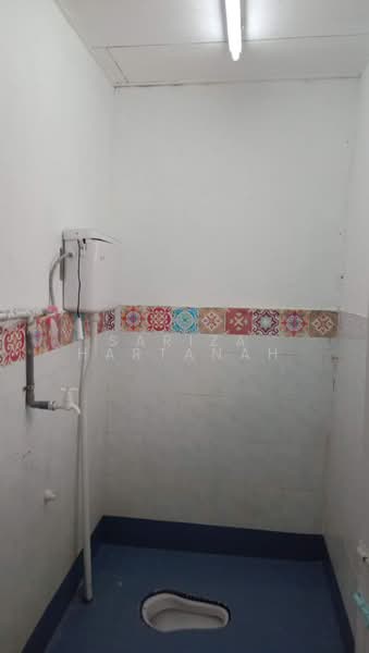 1-storey Terraced House for Sale in Taman Sri Andalas (Klang) - Sariza Hartanah - Bathroom - PropertyGuru.com.my