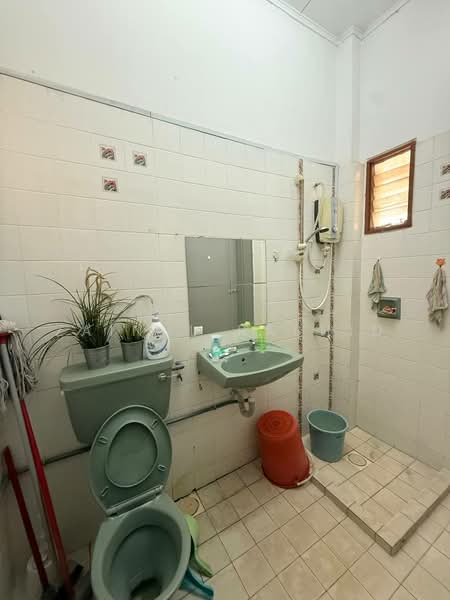 Rumah Teres 2 Tingkat untuk Dijual di Setiawangsa (Kuala Lumpur) - Zainul Rashid - Bathroom - PropertyGuru.com.my