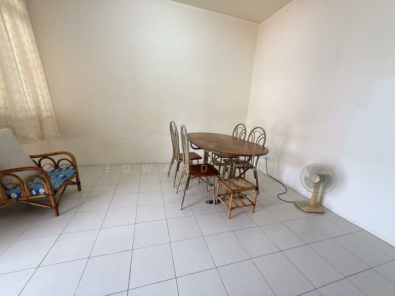 2-storey Terraced House for Sale in Taman Desa Cemerlang (Ulu Tiram) - Edward Tan - Dining Room - PropertyGuru.com.my
